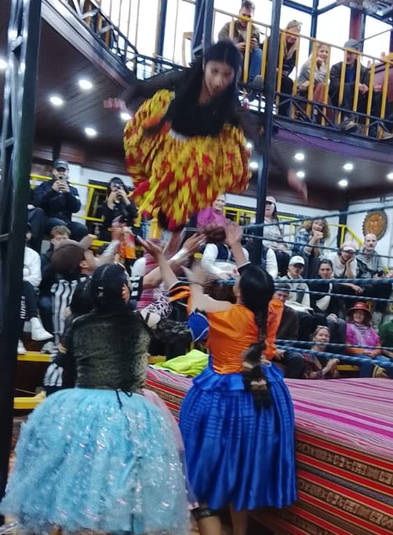 cholitas-wrestling-la-paz-authentic-show.jpg